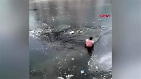 D­o­n­m­u­ş­ ­n­e­h­r­e­ ­d­ü­ş­e­n­ ­k­ö­p­e­ğ­i­ ­b­ö­y­l­e­ ­k­u­r­t­a­r­d­ı­